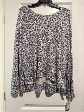 Donna Karan Gray Leopard Print High-Low Top